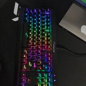 Gaming CAIRSAIR K70 keyborad